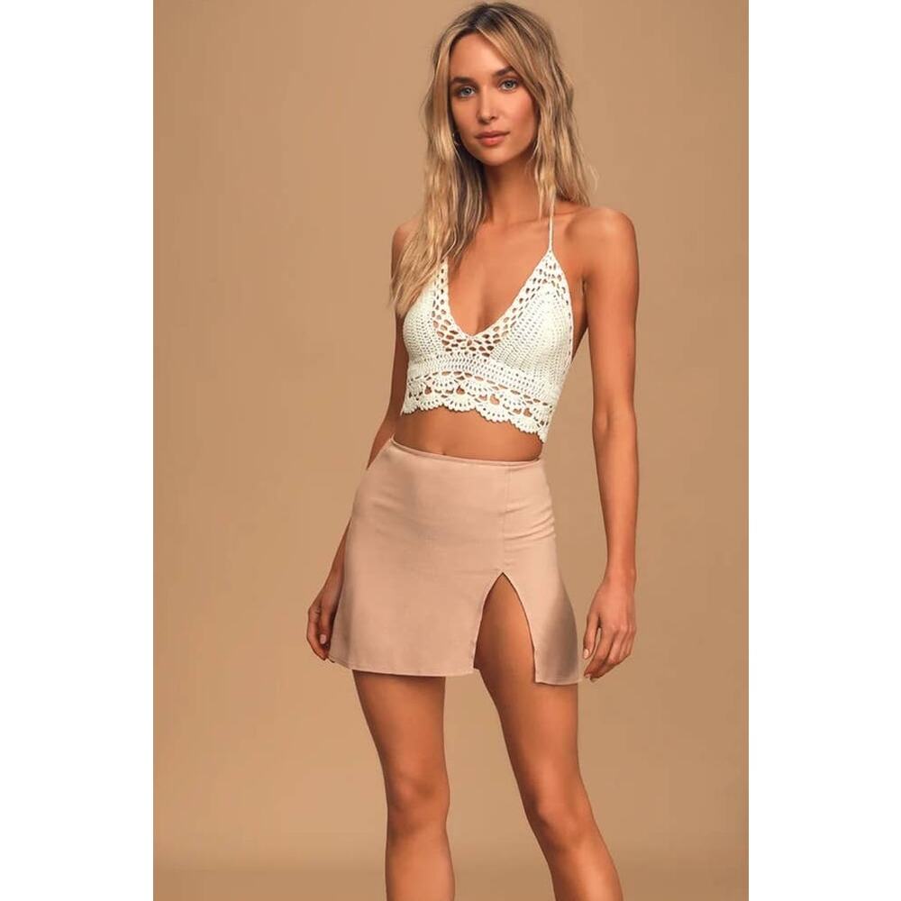 Lulu's Let's Run Away Ivory Crochet Halter Crop Top - M/L - Picture 7 of 7